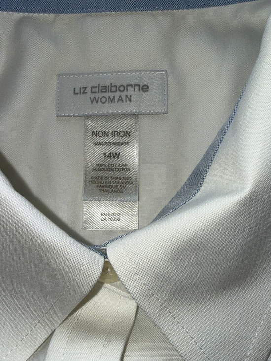 Liz Claiborne White Oxford Cloth Button-Front Shirt Timeless Tailored Classic - Picture 5 of 8